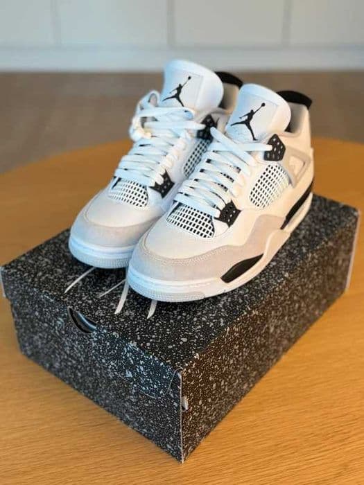 Buty sportowe Jordan_4_Retro_Military_black R.41