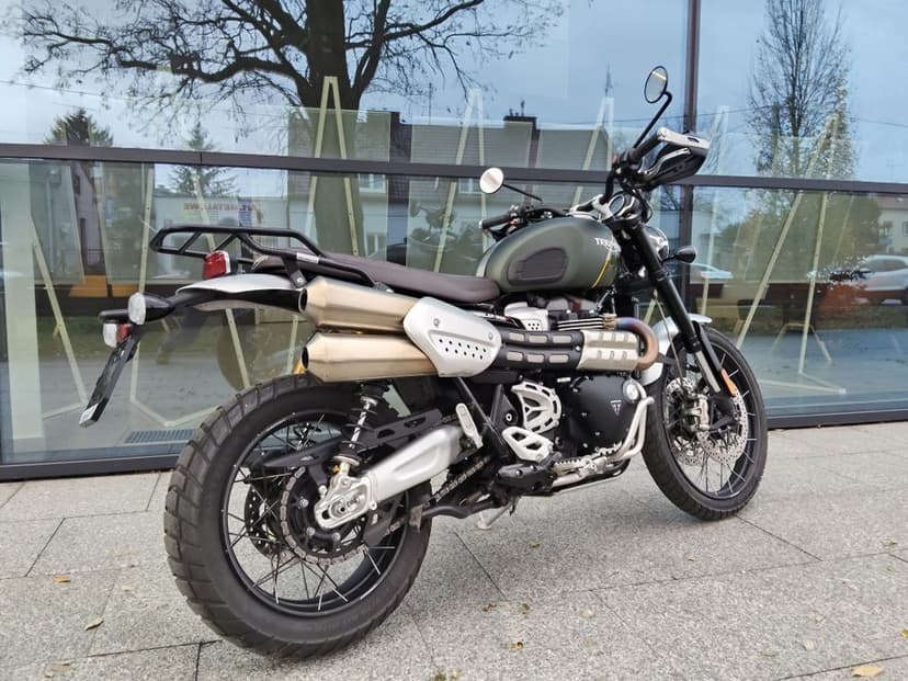 Triumph Scrambler 1200 XC że 900 Street