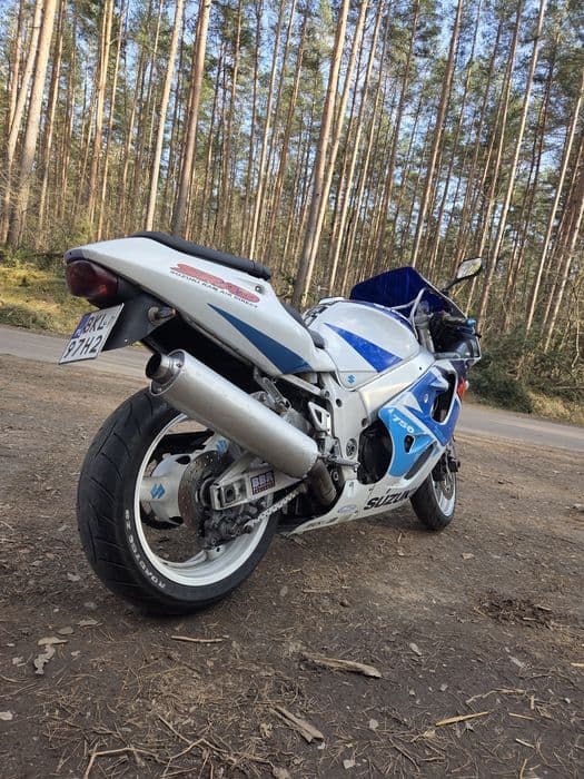 Suzuki gsxr 750 srad wtrysk