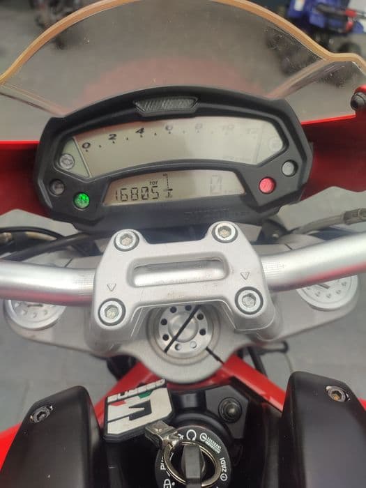 Ducati monster 696