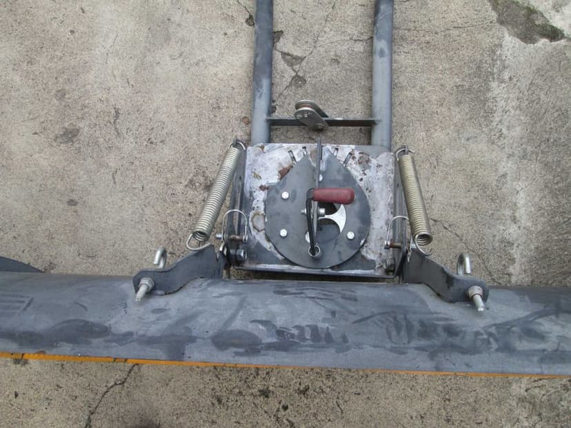 Pług do śniegu do: traktorek ogrodniczy  quad  atv  utv  odśnieżanie