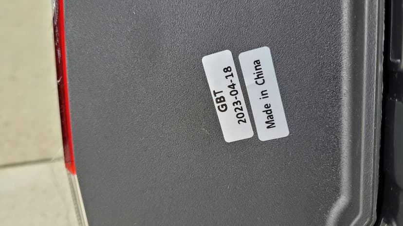 Toyota Land Cruiser V8 Lift J200 reflektor lampa lewa prawa tylna tył