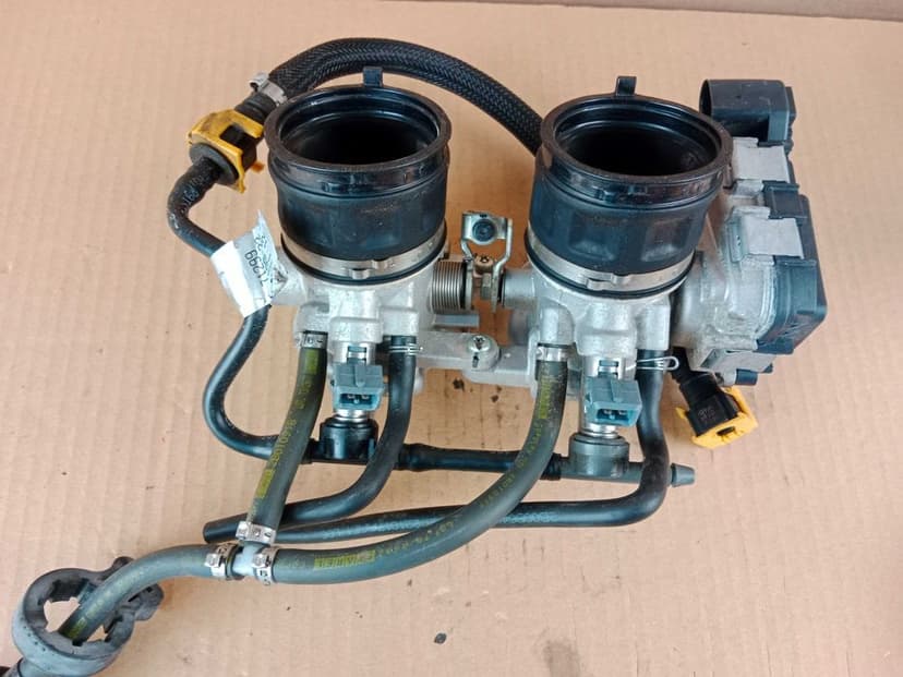 Aprilia RS 660 Przepustnice Przepustnica Wtryski Czujnik 20-25