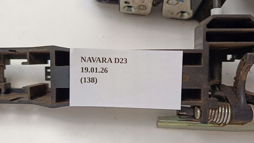 MOCOWANIE WSPORNIK KLAMKI LEWY TYŁ NISSAN NAVARA D23
