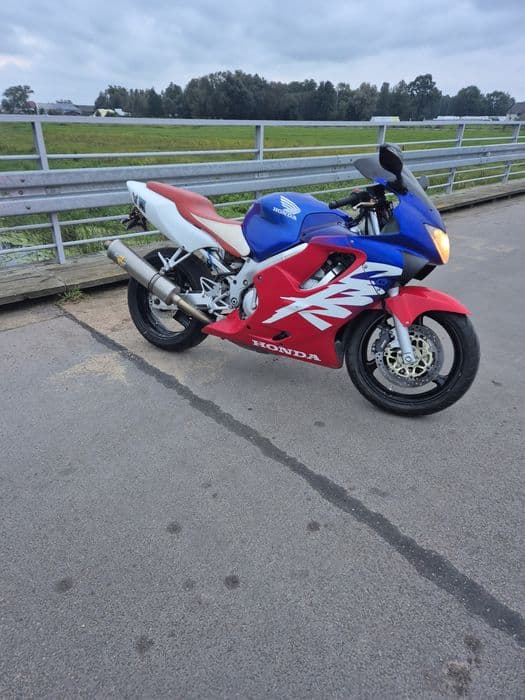 Honda cbr 600 f4