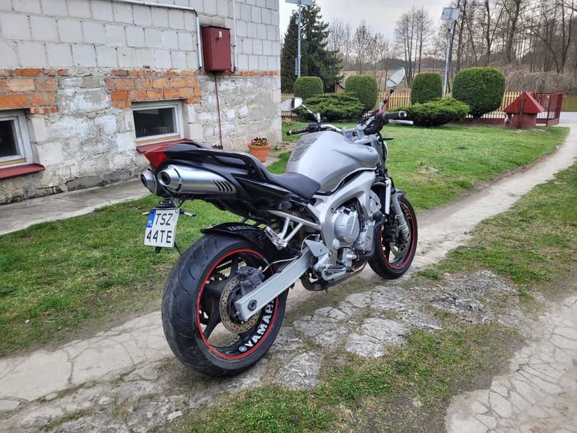 Motocykl Yamaha FZ6 Fazer