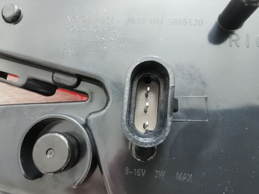 Can am Maverick x3 Lampa tył prawa stopu tylna