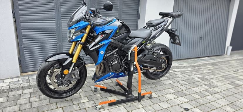 Gsx-s 750*idealny stan*gratisy wartości 2.5tys*bezwypadkowy
