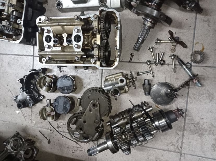 Honda vfr800 vfr 800 części silnik głowica wal korba tryby skrzynia