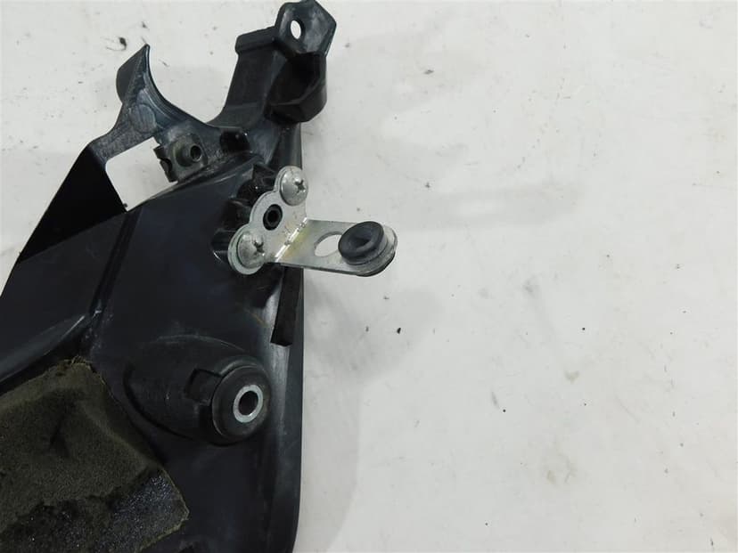 PLASTIK WYPEŁNIENIE OWIEWKA YAMAHA YZF-R1M RN32 15-20 U-11 2CR-28361