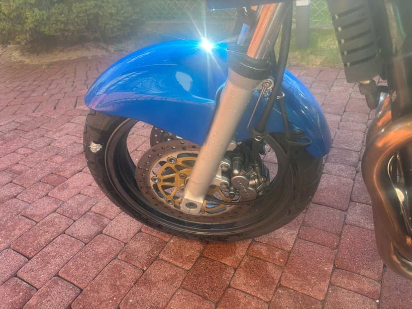 Motocykl Kawasaki ZR-7 idealny stan