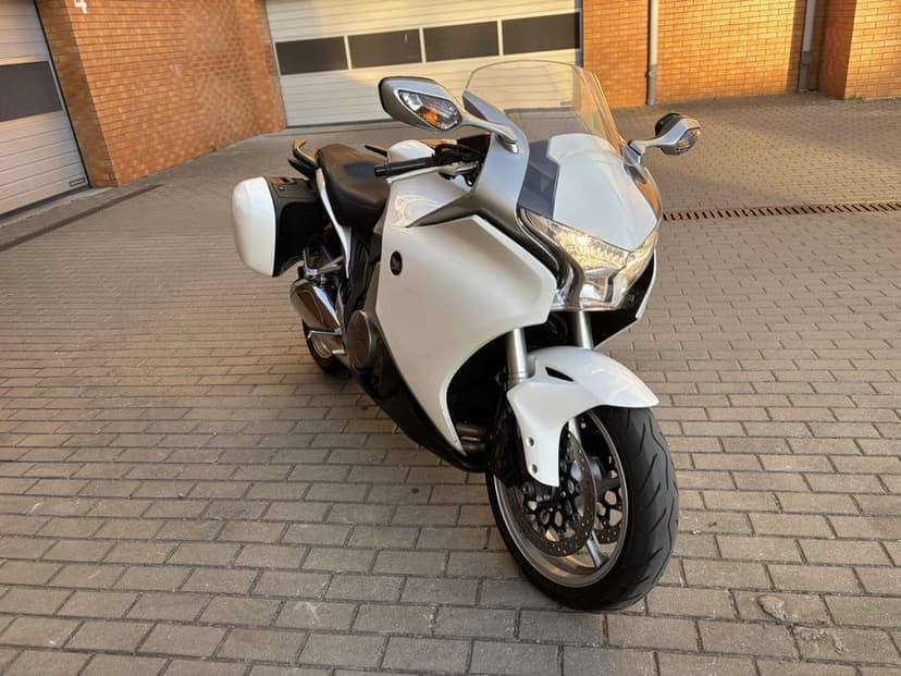 Honda VFR 1200 F 2010 ABS skrzynia manual