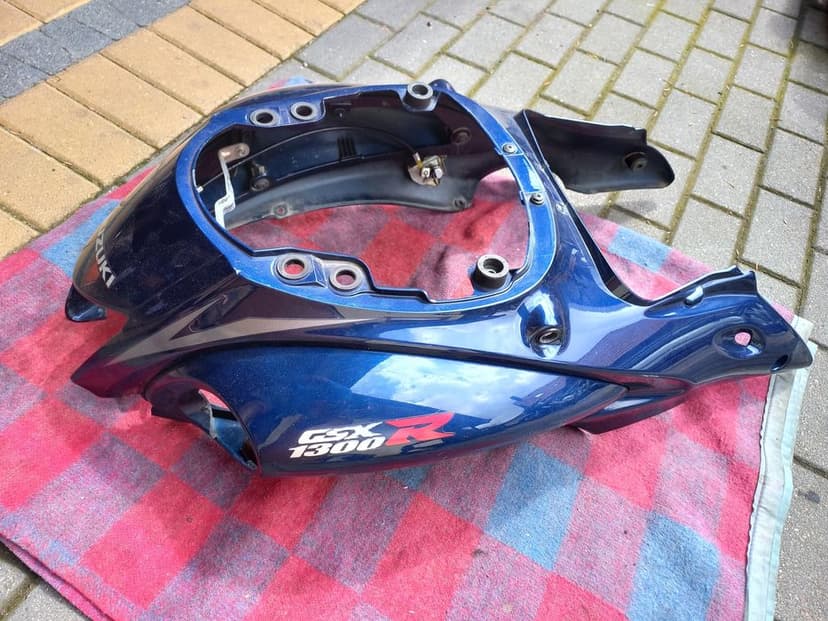 Suzuki hayabusa gen 2 rama z dokumentami chłodnica lampa lagi felga