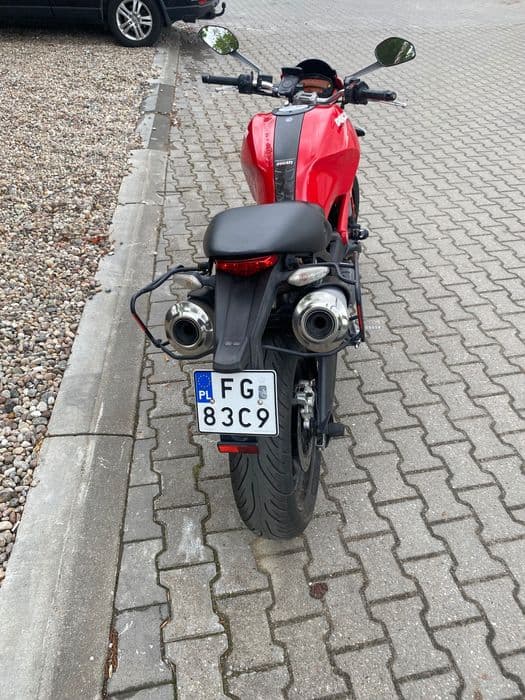 Ducati monster 696
