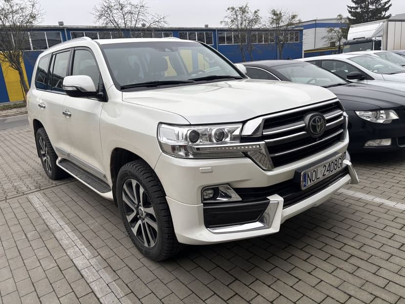 Toyota Land Cruiser V8 5.7