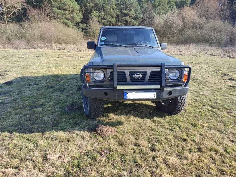 Nissan Patrol Y60 4x4 Long