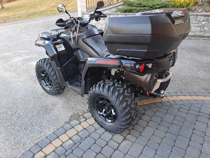 Can AM Outlander