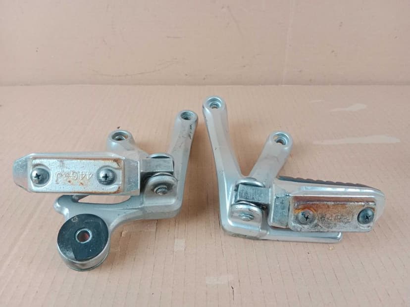 Suzuki GSX 650 F Sety Pasażera Set Prawy Lewy Tył Podnóżki 08-16