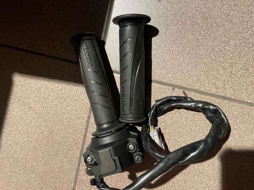 rolgaz manetki ducati panigale v4 diavel stretfighter rolgaz manetki