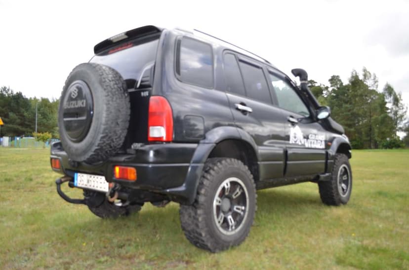 Suzuki Grand Vitara 2.5  Radzikone 4" Automat 2005 rok Stalowy Most.
