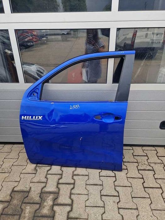 Toyota Hilux 15 r.- Drzwi Przód Lewe