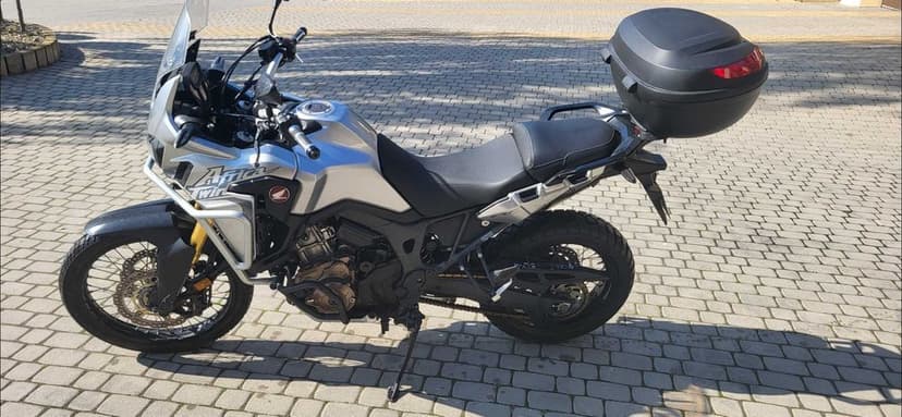 Honda CRF  AFIKA Motokykl turystyczny. Motor