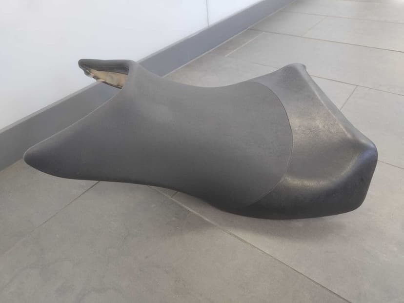 Siezdenie Kierowcy Kawasaki ZX12R 2000-01 [3404]