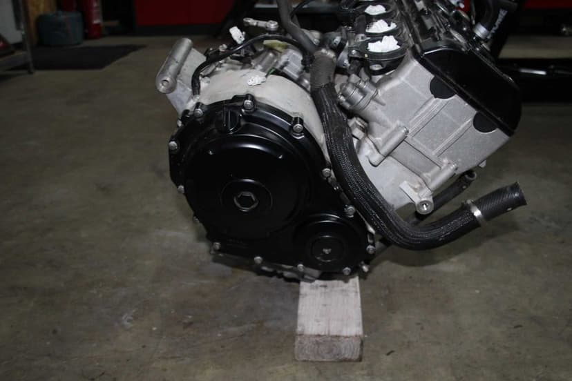 Silnik KPL Skrzynia Kosz 3.300km NOWY ! Suzuki GSXR 750 K6 K7 06-07