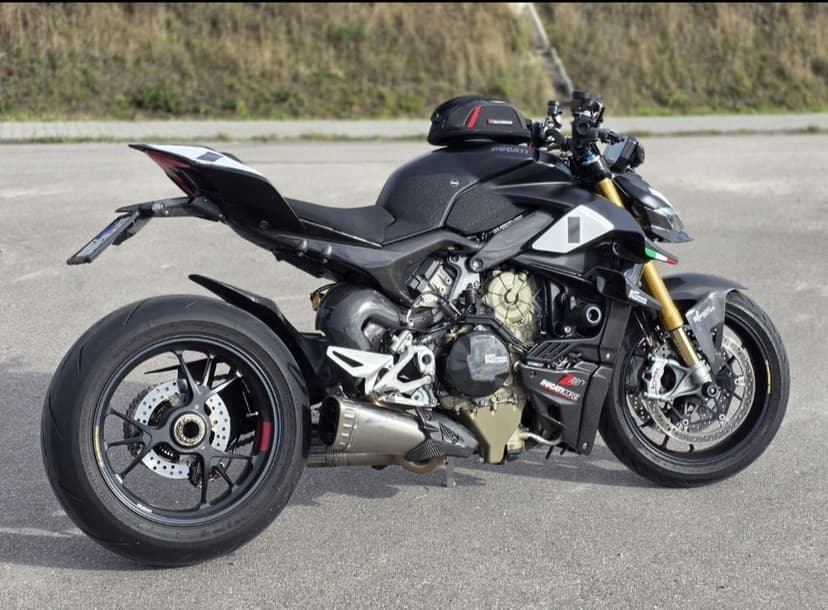 Ducati streetfighter v4s
