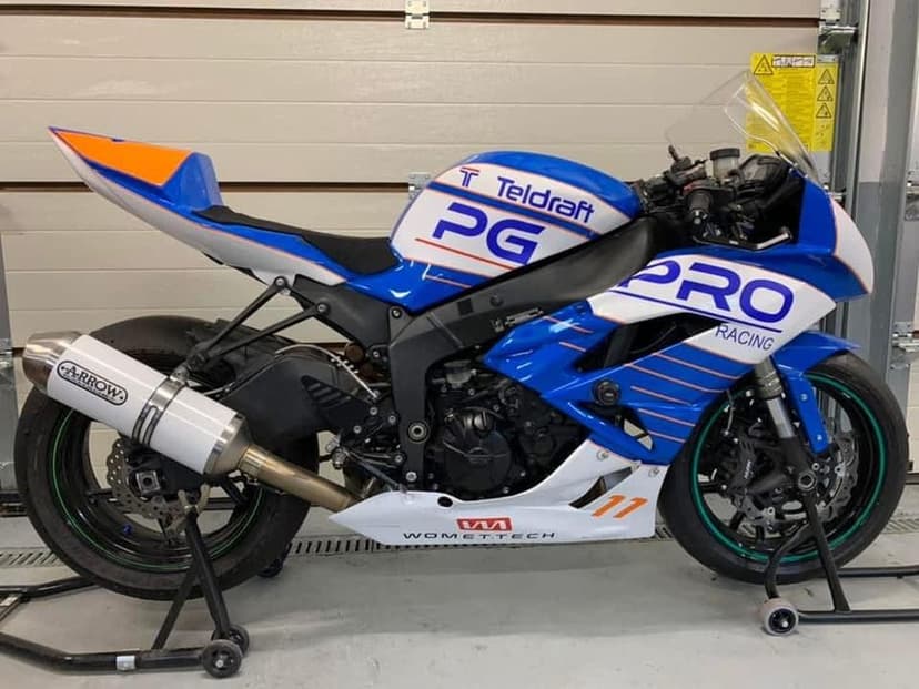 Kawasaki ZX6R torowy