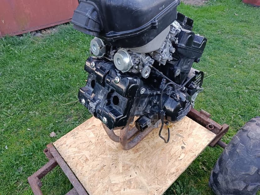 Silnik kompletny honda vfr 750