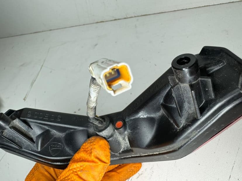 Ducati Monster 821 Lampa Tył Tylna 15 - 17