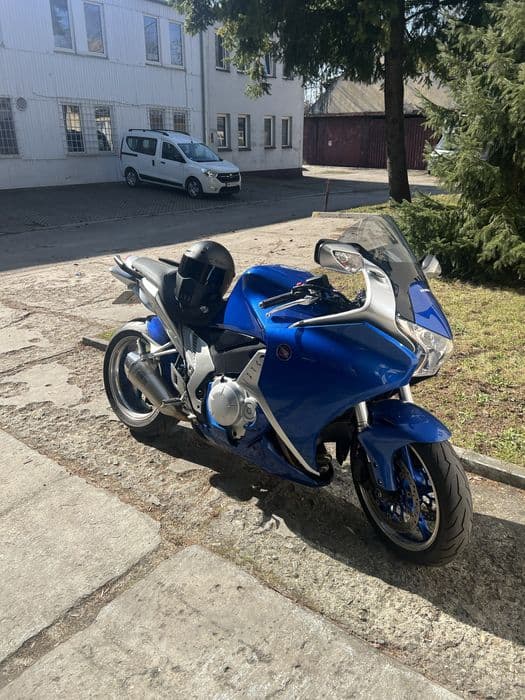 Honda vfr1200 rok 2010 (nie bmw, kawassaki, suzuki, ducati)