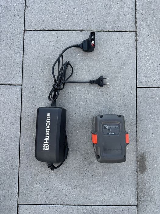 Kosiarka akumulatorowa Husqvarna LC142iS - stan idealny - rok 2025