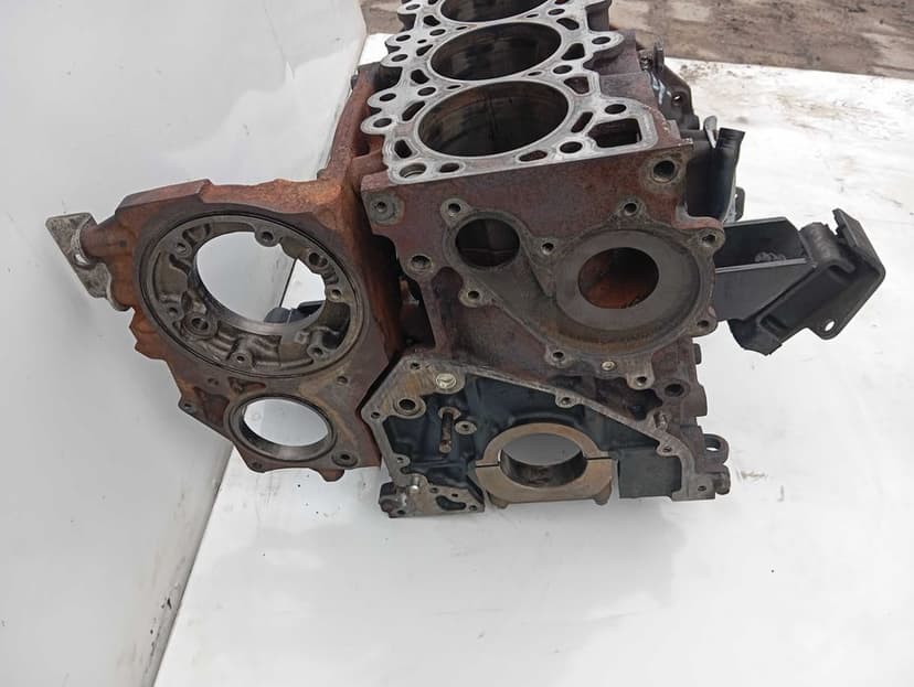 Blok silnika – Nissan Navara, Cabstar Maxity D22 2.5 DI YD25