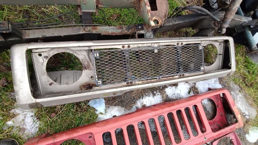 Suzuki Samurai Samuraj grill atrapa