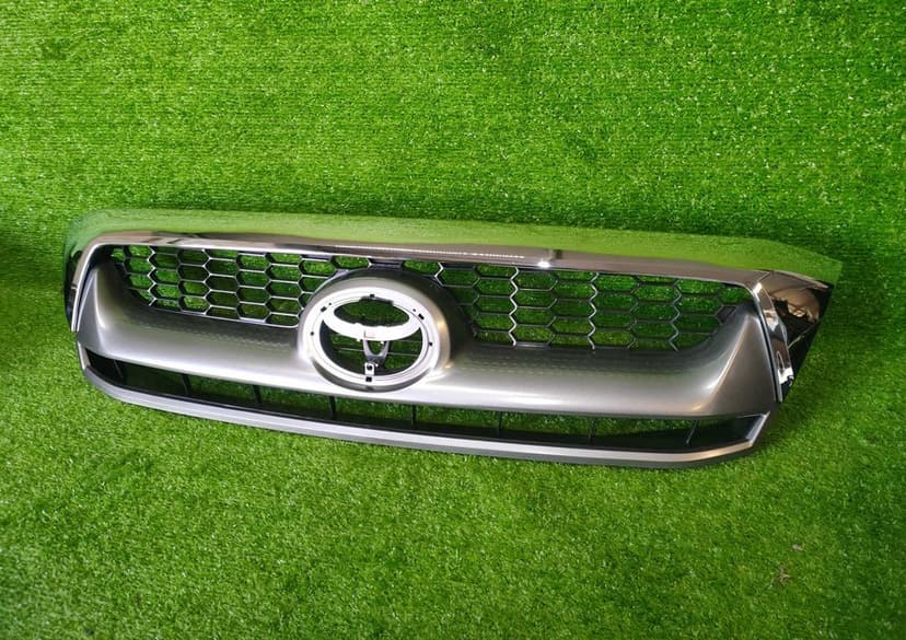 Atrapa Gril Grill Chrom Satyna Toyota Hilux 2009-