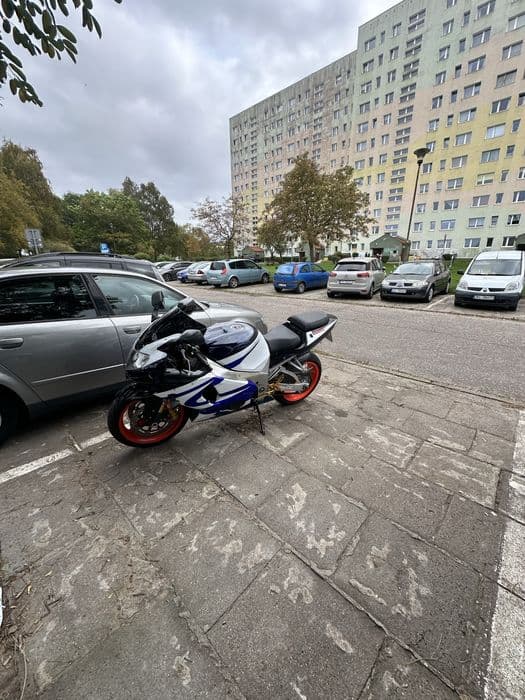 Suzuki GSX-R 1000 - niski przebieg, dobry stan