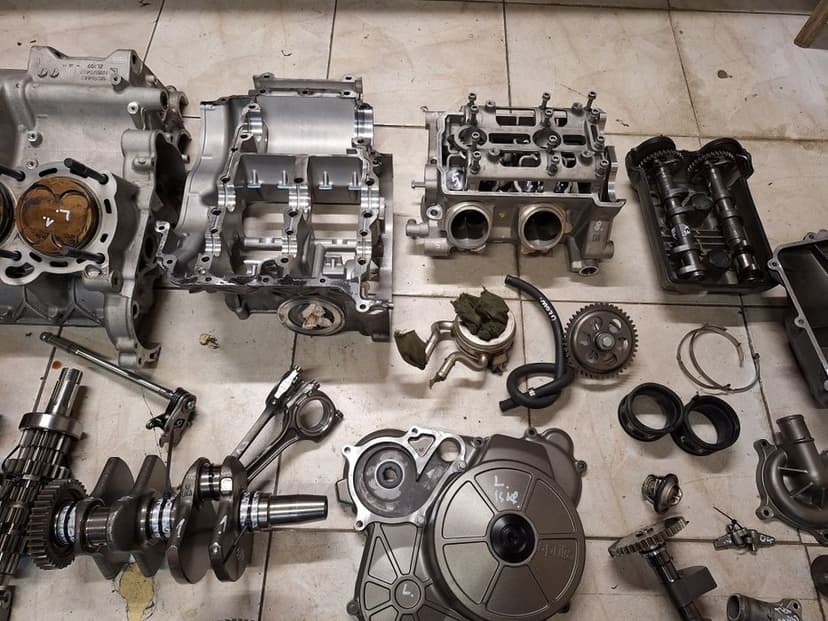 Aprilia Tuono 660 silnik części kapa cylinder blok wał głowica rs 660