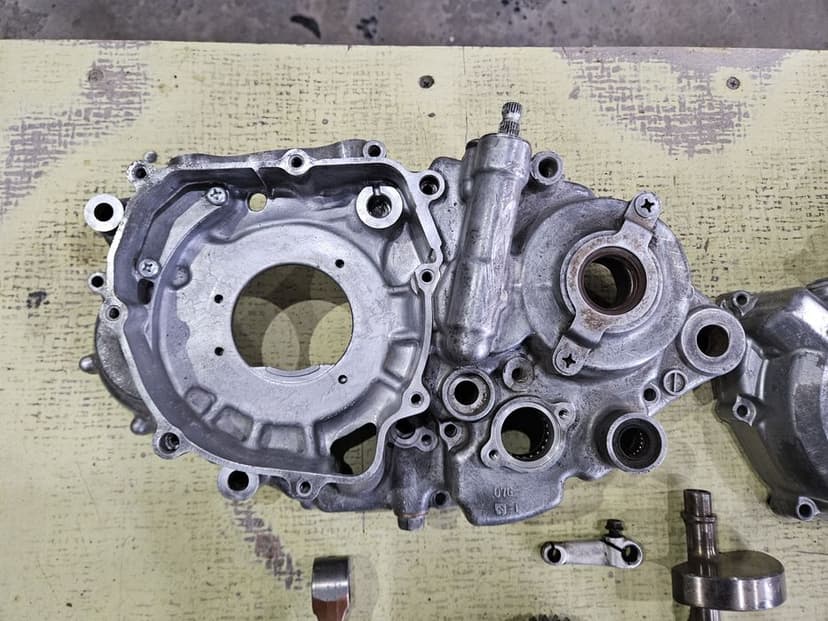 Suzuki LTZ DRZ 400 części, karter, dekiel, magneto, wał czujnik biegów