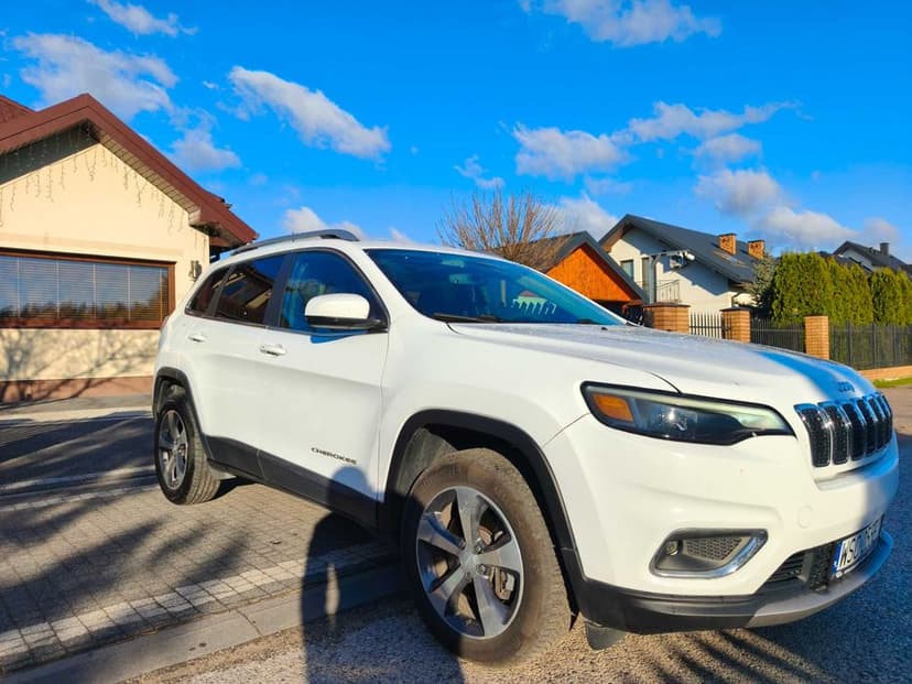 Sprzedam Jeepa Cherokee