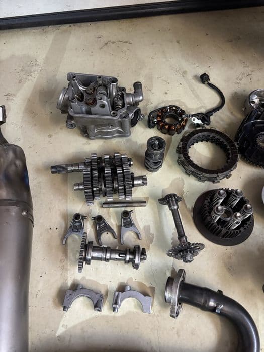 Części HONDA CRF250 R 10-17 Wydech Głowica Kartery Skrzynia Moduł