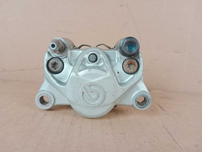 Ducati Multistrada 1200 S Zacisk Hamulcowy Tył Klocki Hamulcowe BREMBO