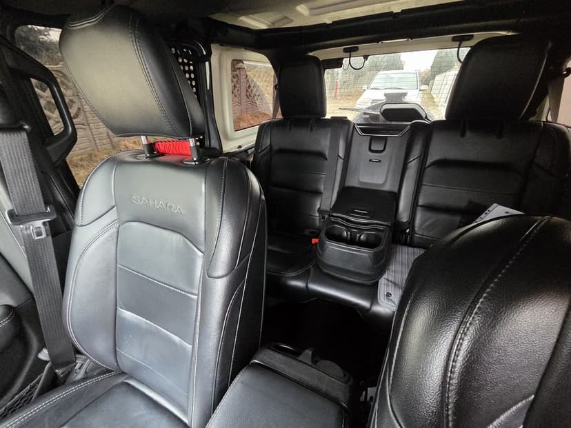 Jeep Wrangler Sahara 3.6v6