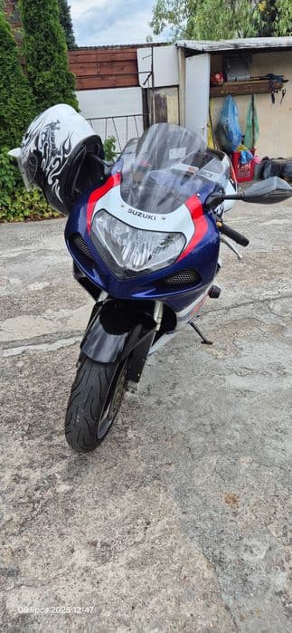 Suzuki GSXR 750 K1 2001 rok