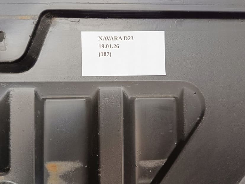OSŁONA TAPICERKA KLAPY BAGAŻNIKA BURTY NISSAN NAVARA D23 NP300 KE9304K