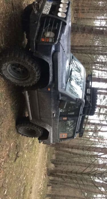 Bagażnik    stalowy nissan patrol masywny