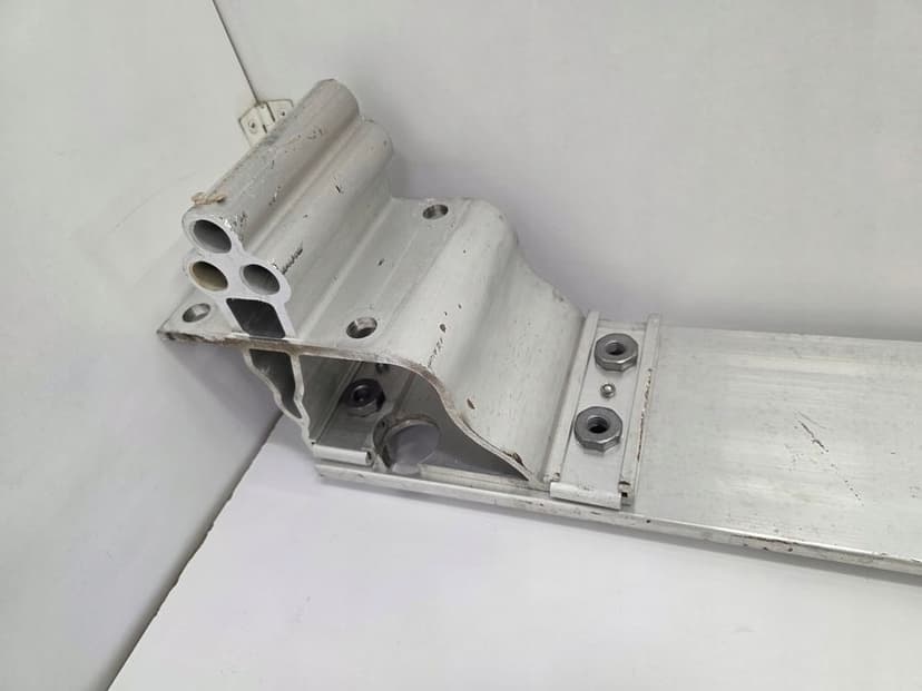 belka tył tylna land rover defender l663 l8b2-17b892-ae