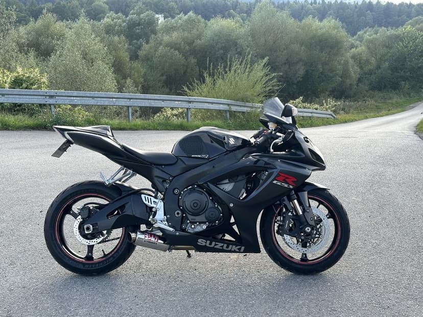 Suzuki GSXR 750 K7