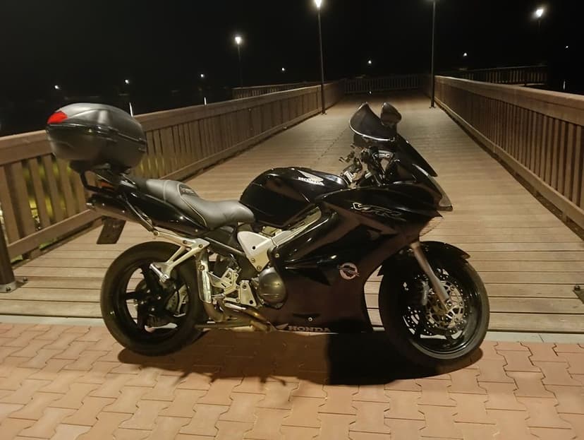 HONDA VFR 800 Doinwestowana 2004r